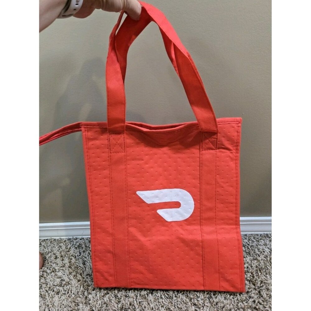 Door Dash Insulated Red Zip Top Warmer Cooler Tote Food Delivery Dasher